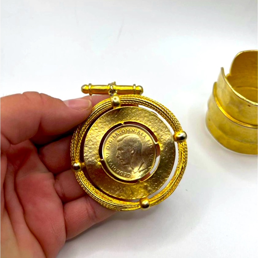 Necklace pendant with Half Dollar gold piece